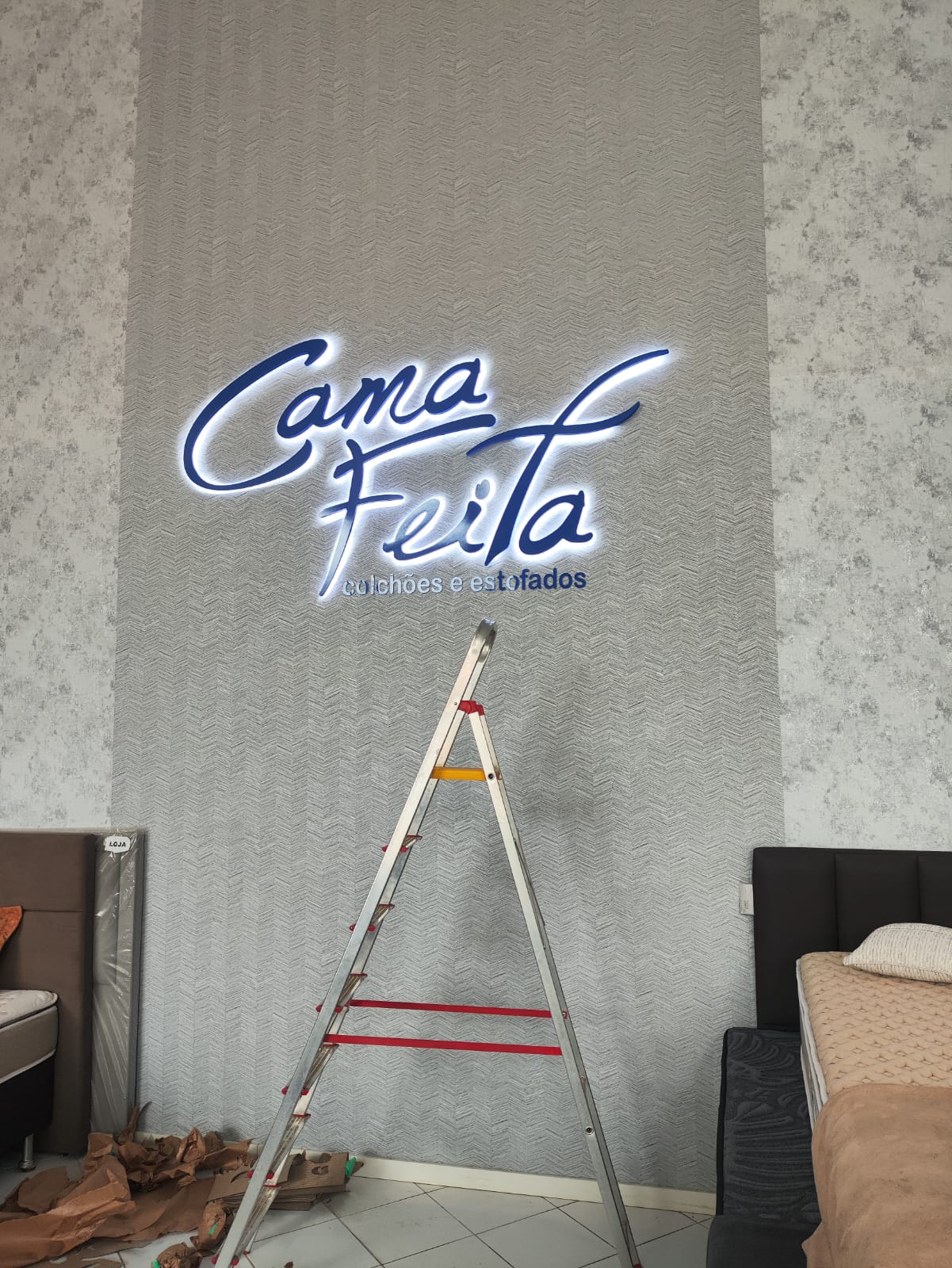 Letra caixa iluminada Cama Feita