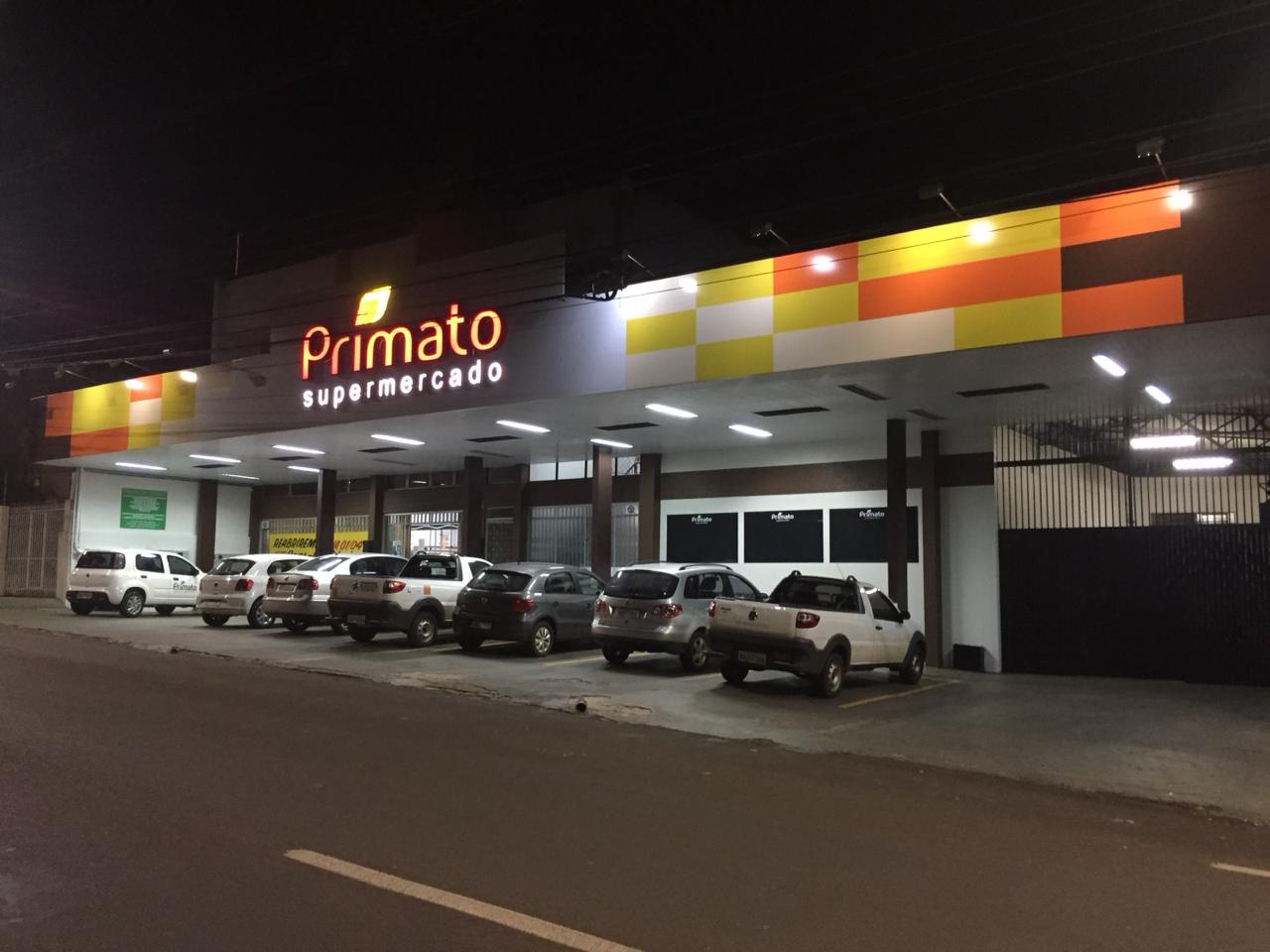 Comunicação visual produzida e instalada pela MB Digital — projeto 42