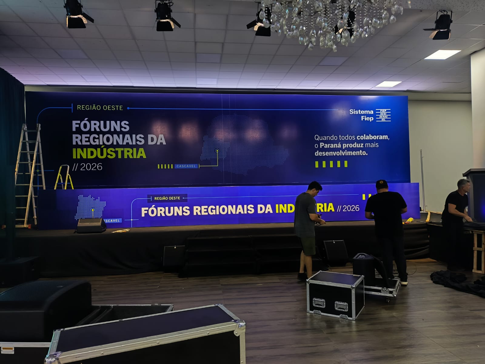 Painel de palco impresso para Fóruns Regionais da Indústria